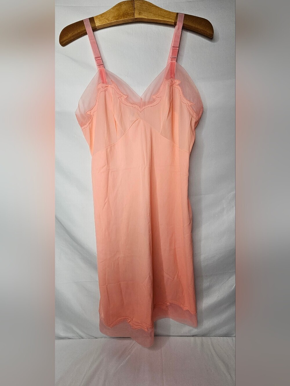 Vintage 60's Vardon Slip Tricot Nylon Peach Sexy Lace Trim Size 36 Short USA